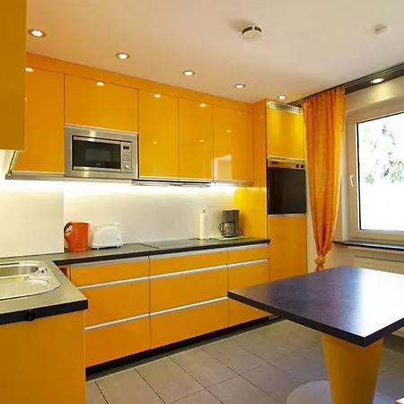 Rose Homes 4 *