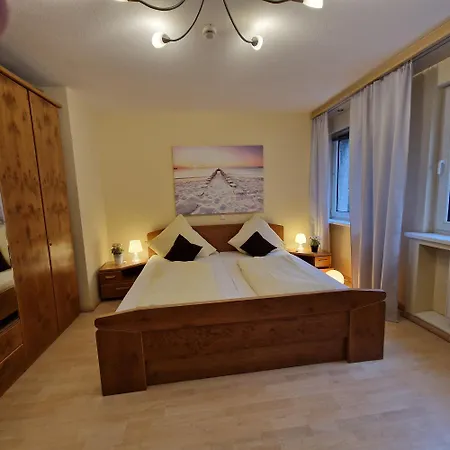 Rose Homes 4 Apartament *